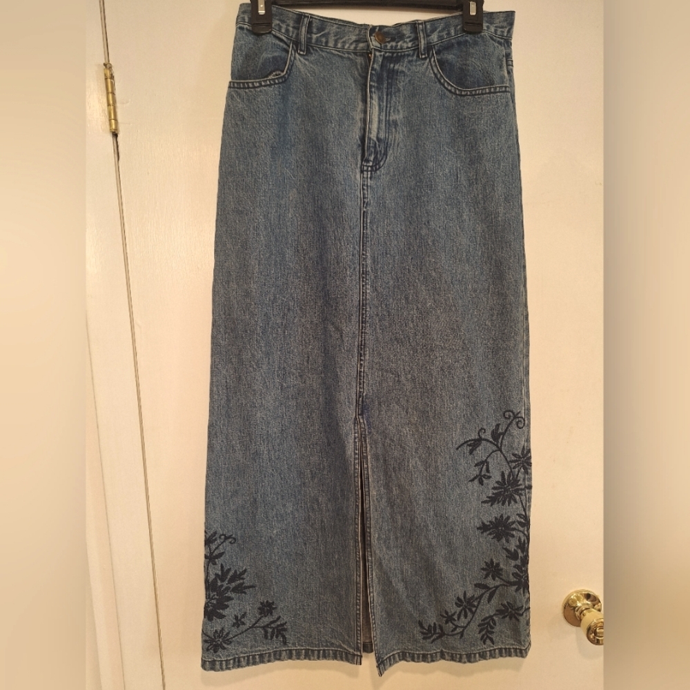 Eddie Bauer Midi Embroidered  Denim Skirt, Size 6